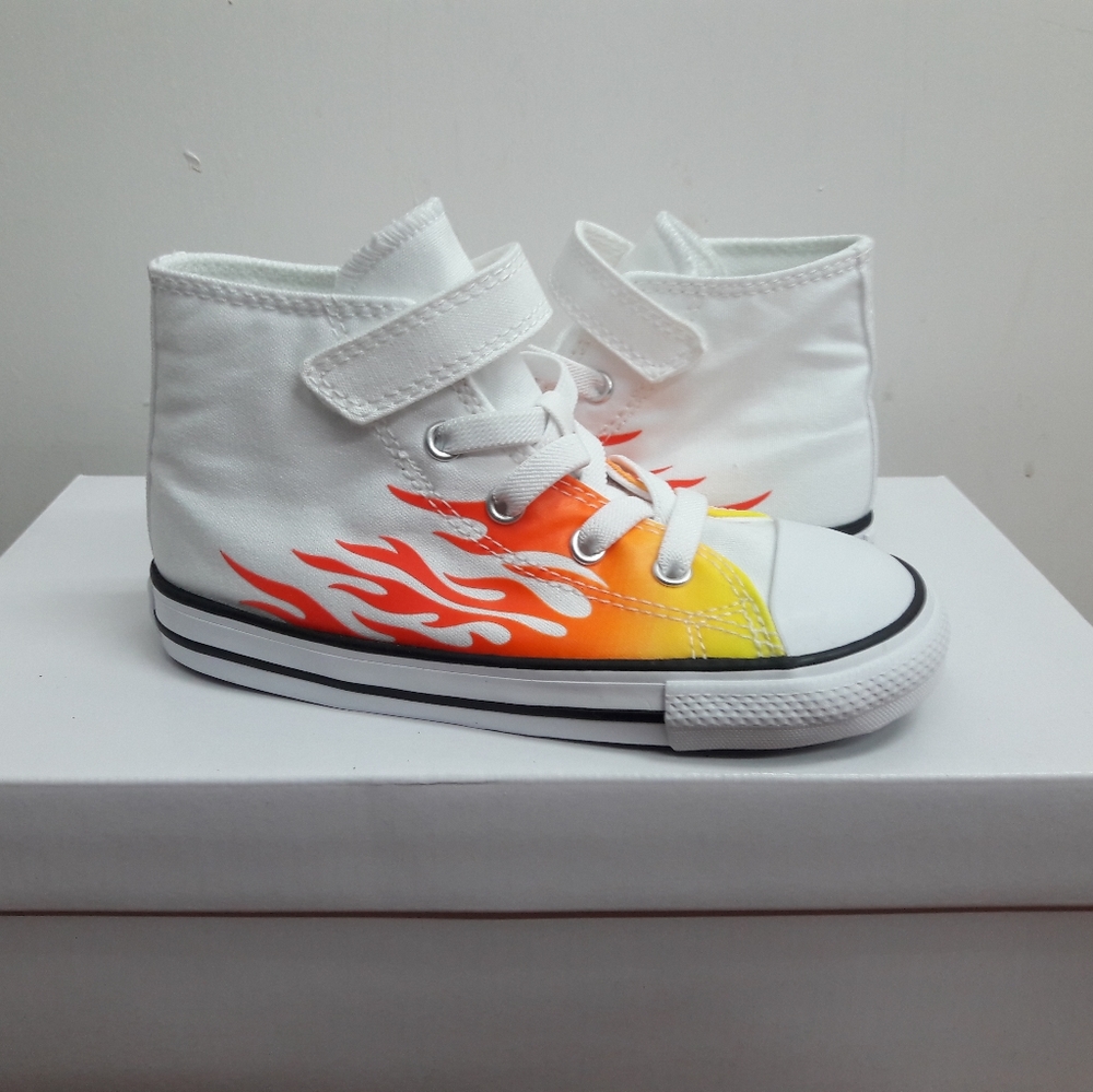 Converse - Picture 1 of 4